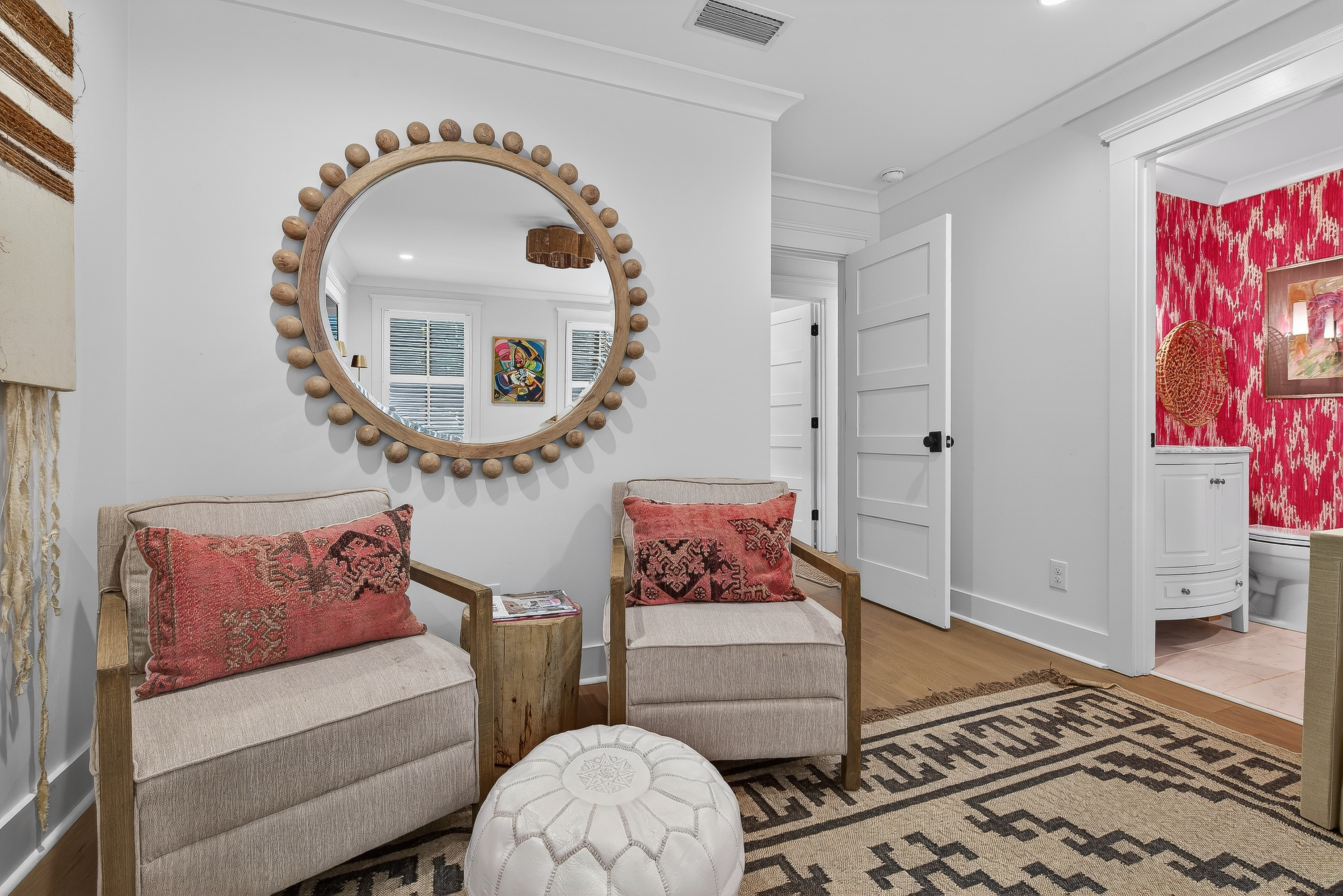 King suite sitting area