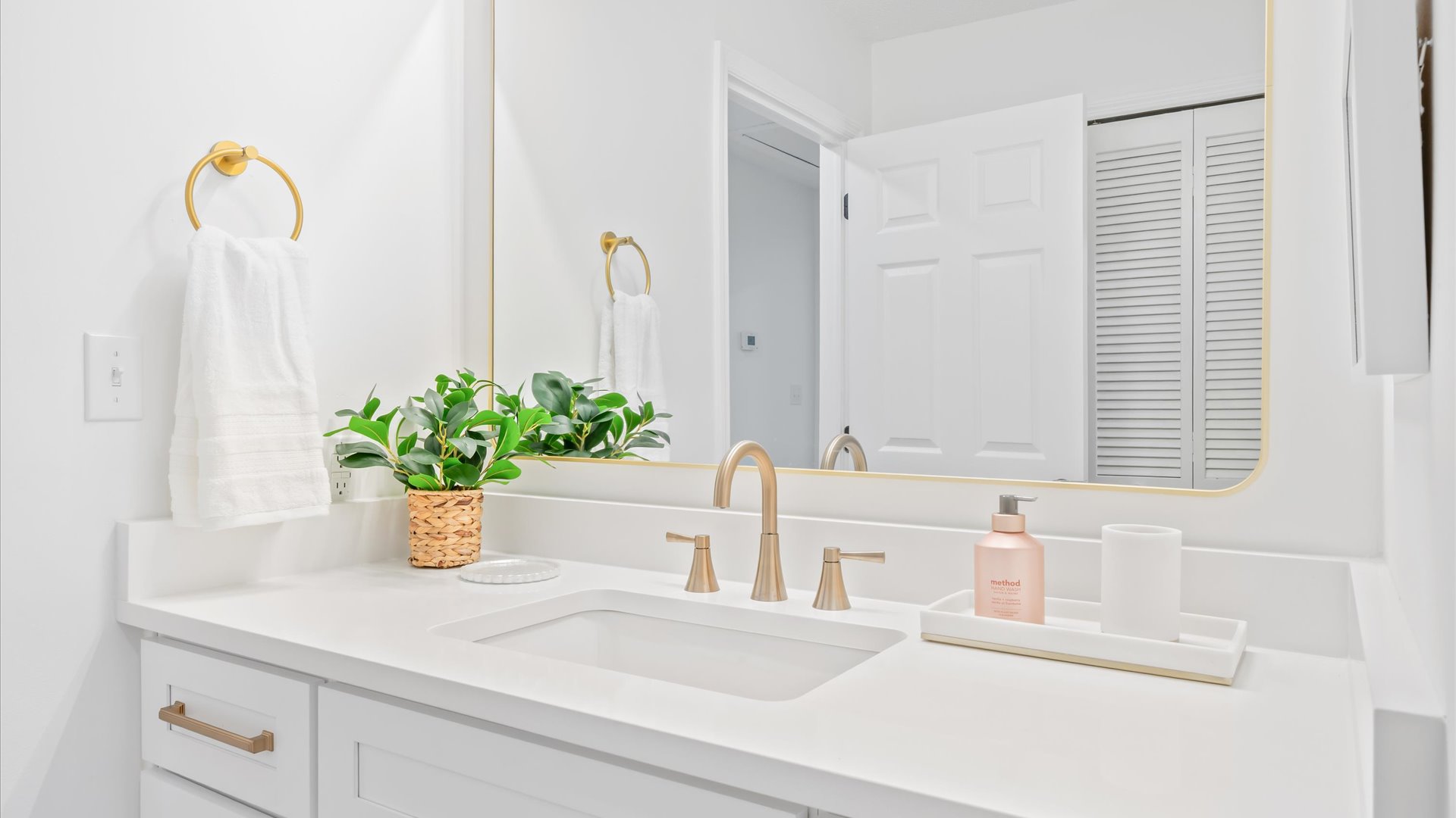 Guest bathroom large vanity