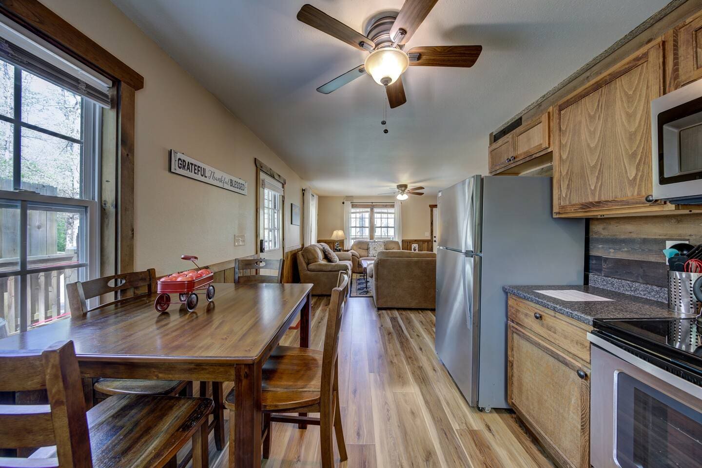 Refrigerator with ice maker