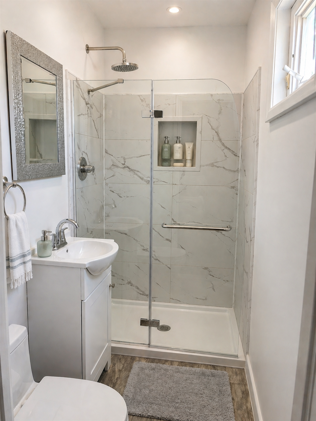 En-suite bathroom on the lower floor
