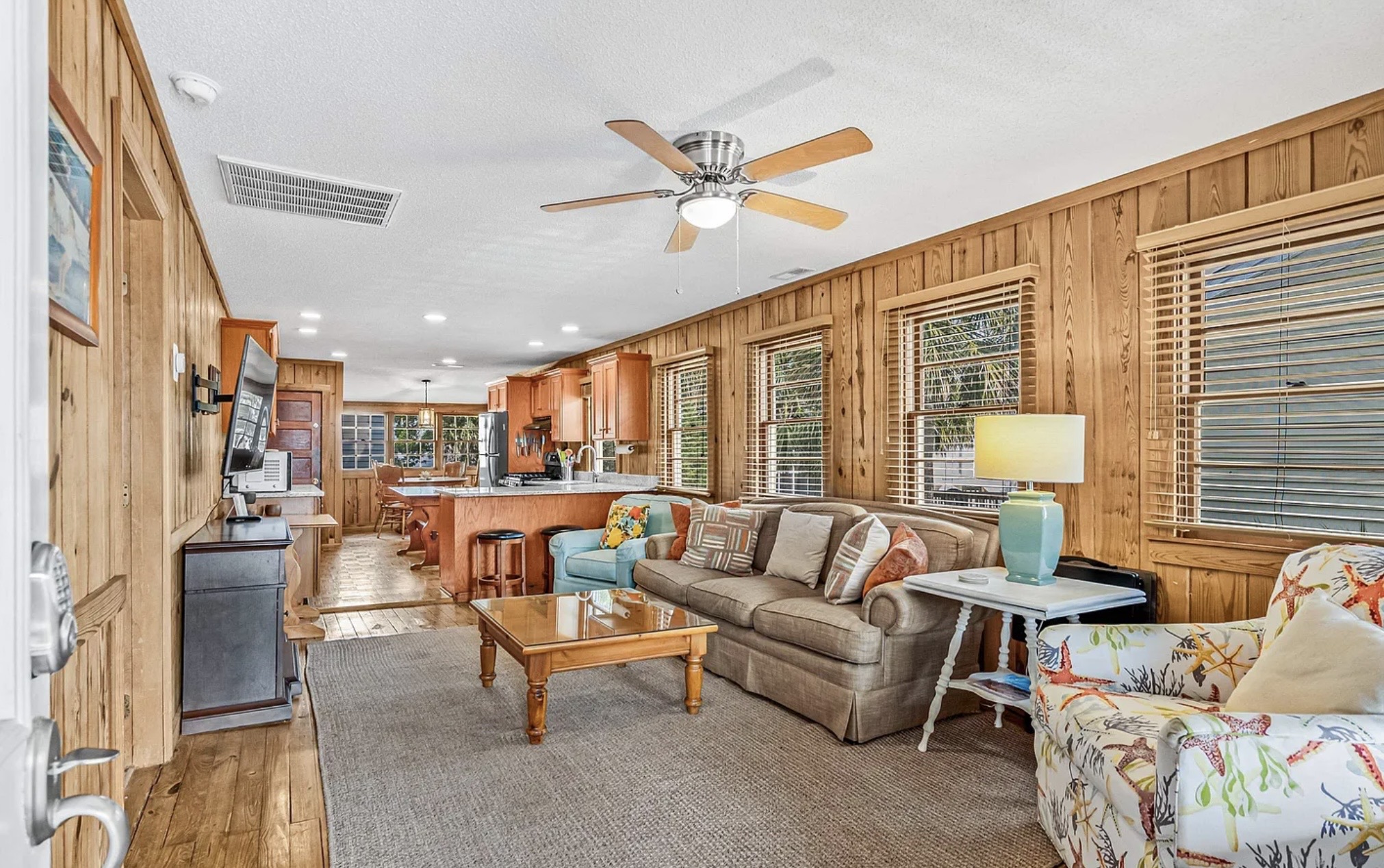 Comfortable, lived in and easy, the kind of space that feels like family. ⭐