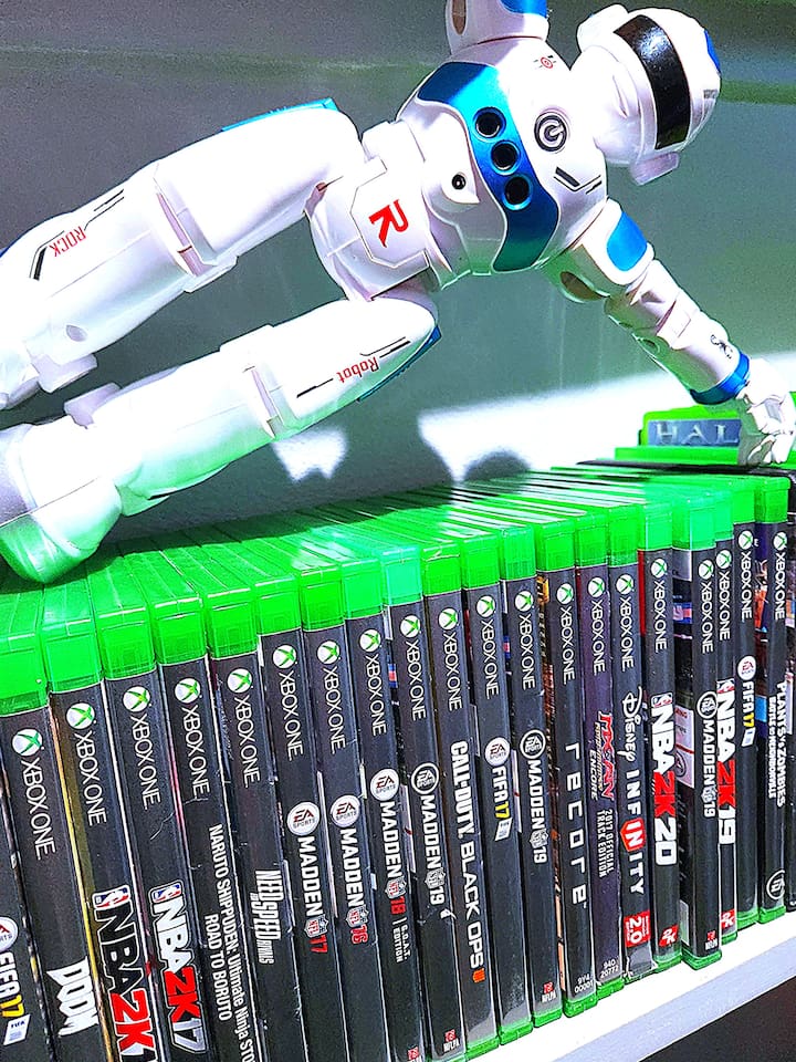 Howie SHOG's team selected tons of video games. His team placed XBox S consoles in all of the rooms. 