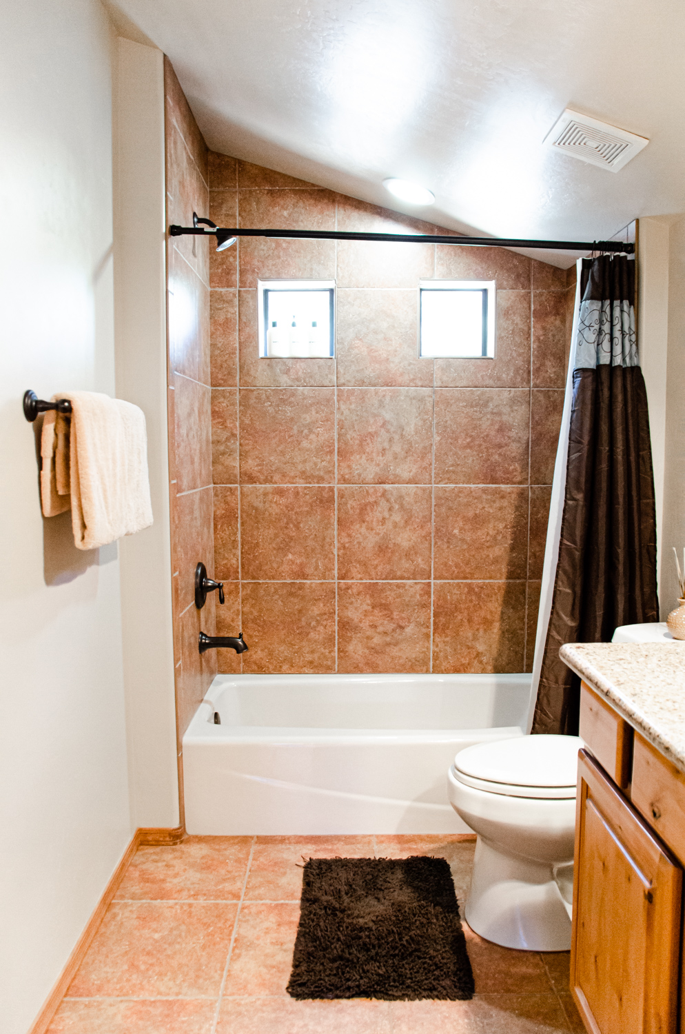2nd bathroom upstairs