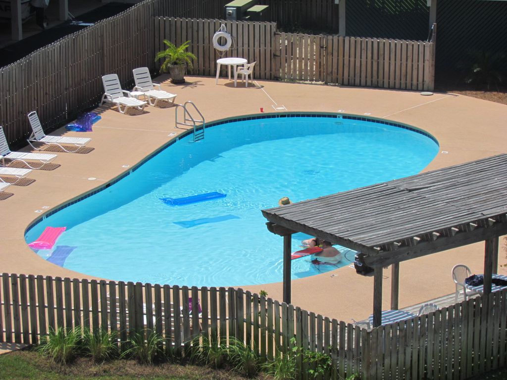 Bayside outdoor pool