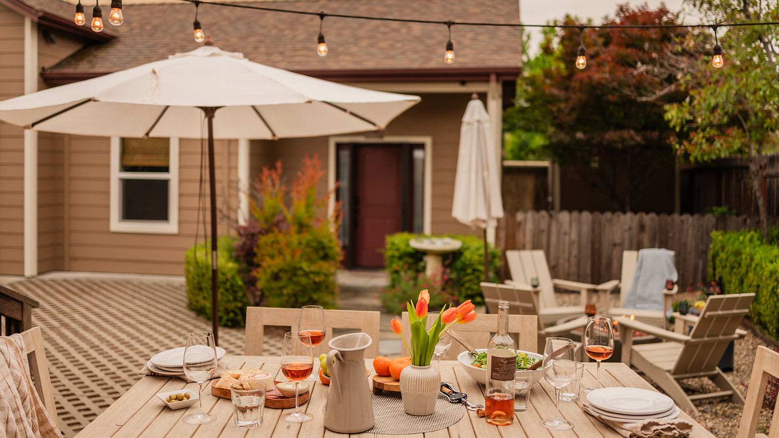 Al fresco dining for 6