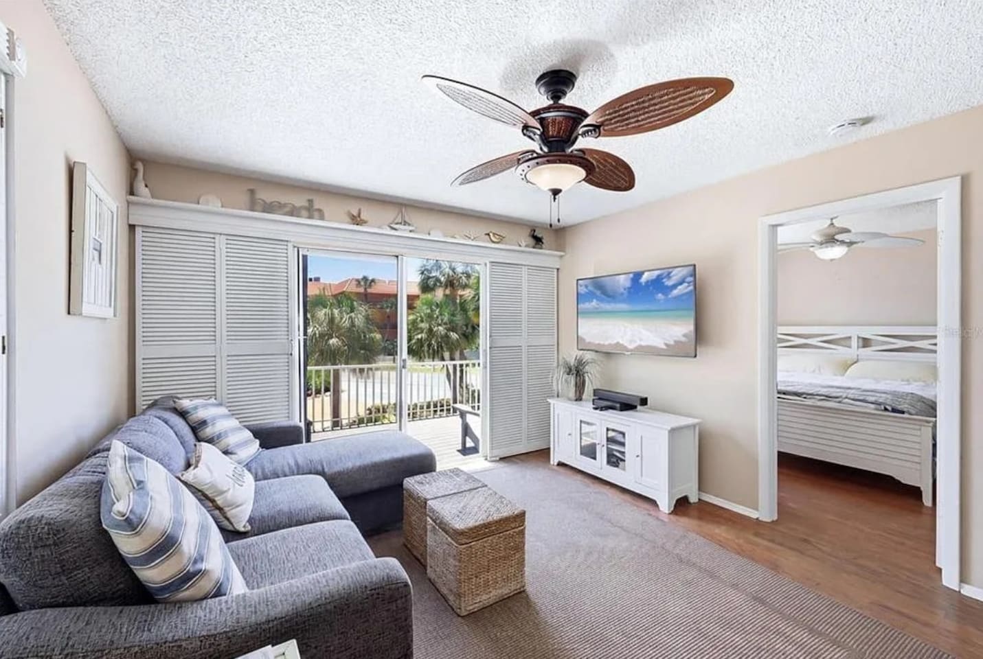 Open, airy layout with comfy seating, smart TV and outdoor front deck area. Relax and unwind with free Netflix after a long day in the sun! 