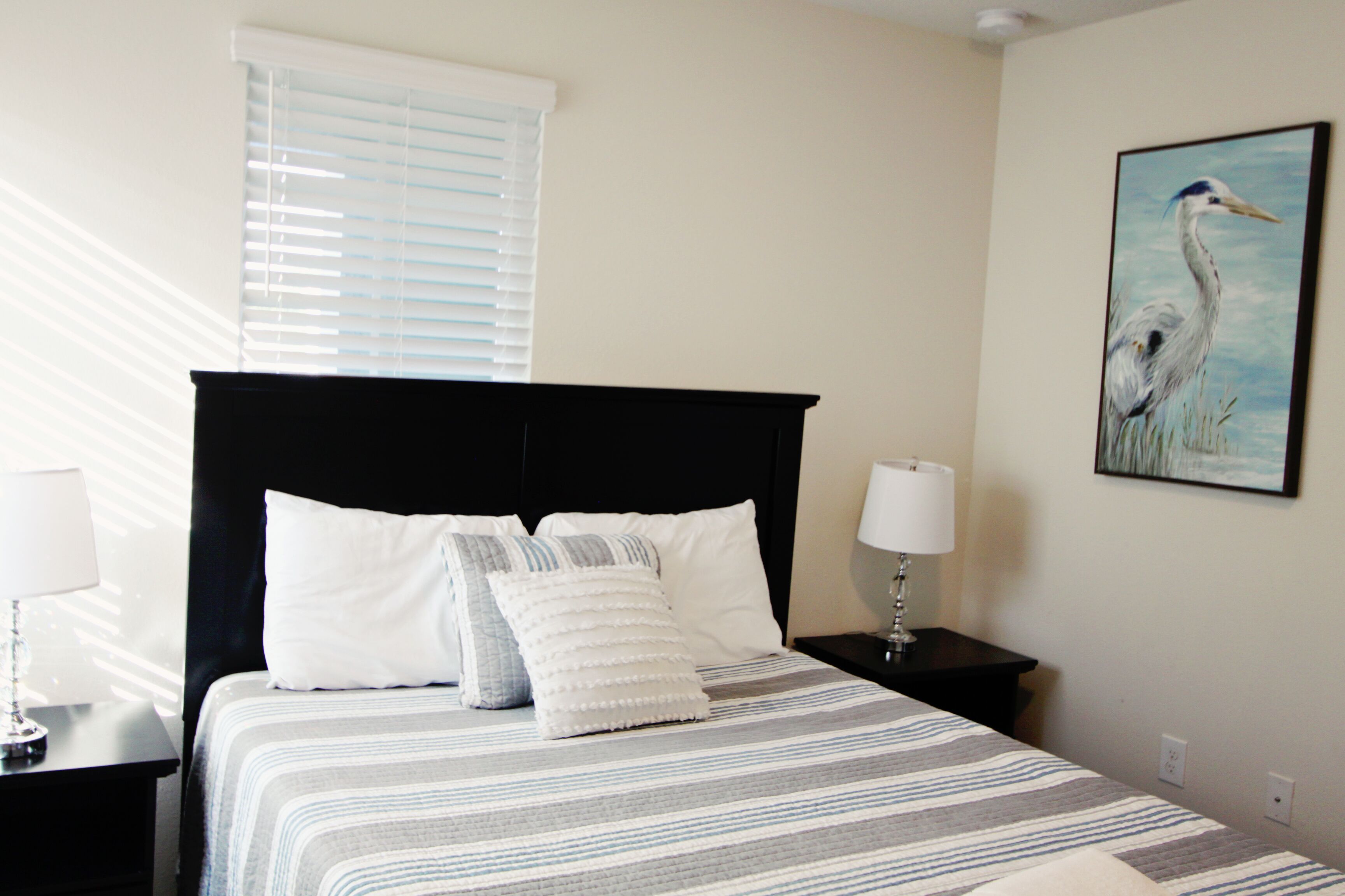 Queen Bedroom upsairs