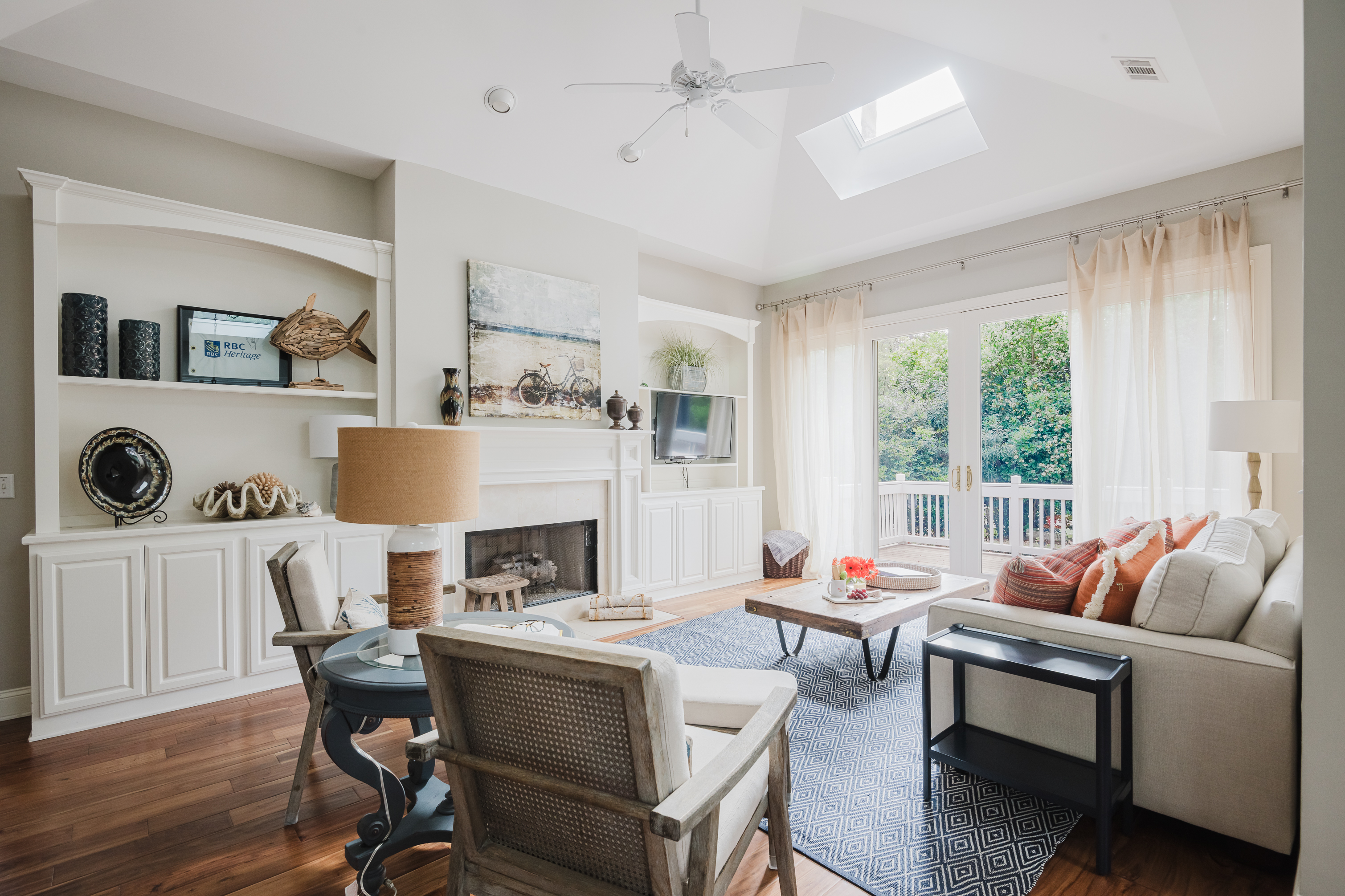 Warm and cozy family room, great for winding down after a day at the beach