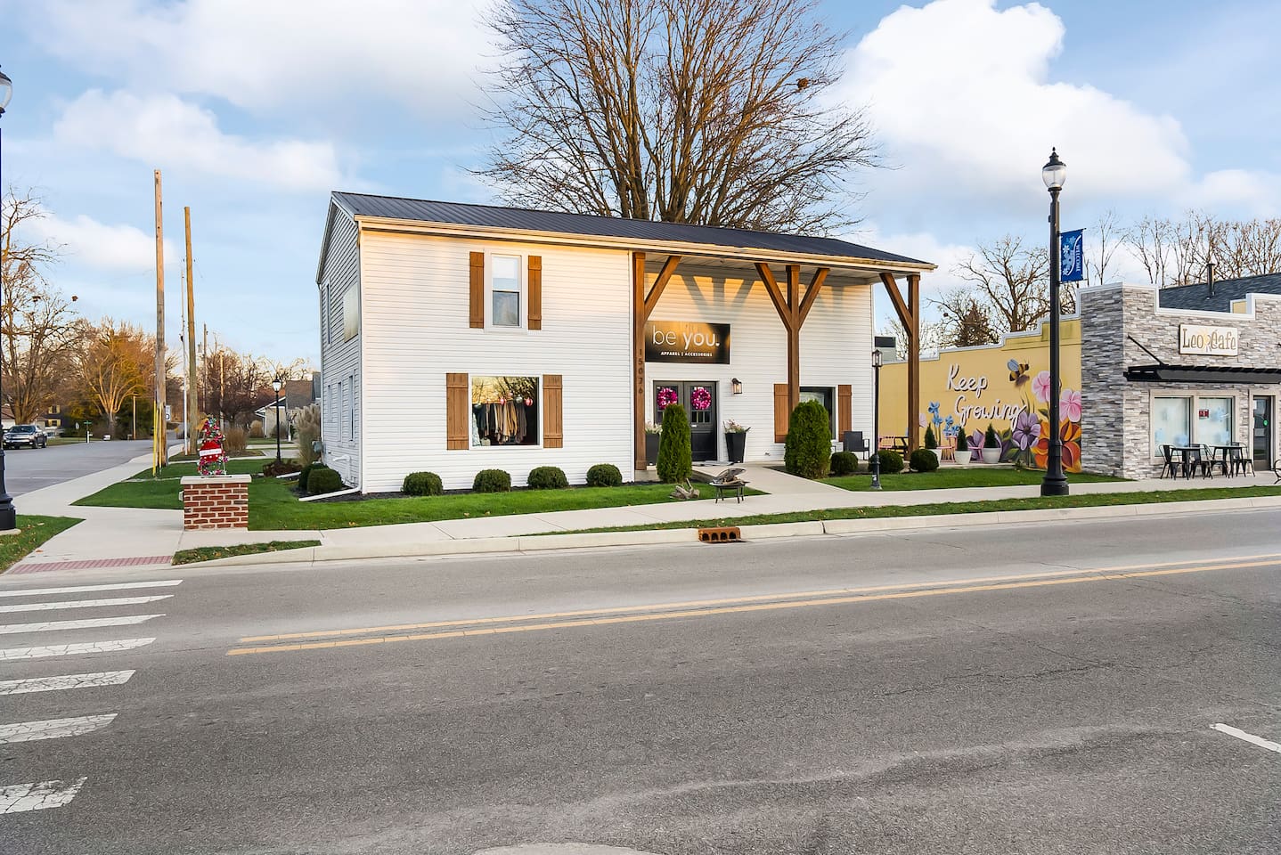 Local boutique and shops nearby, perfect for exploring unique finds and gifts.