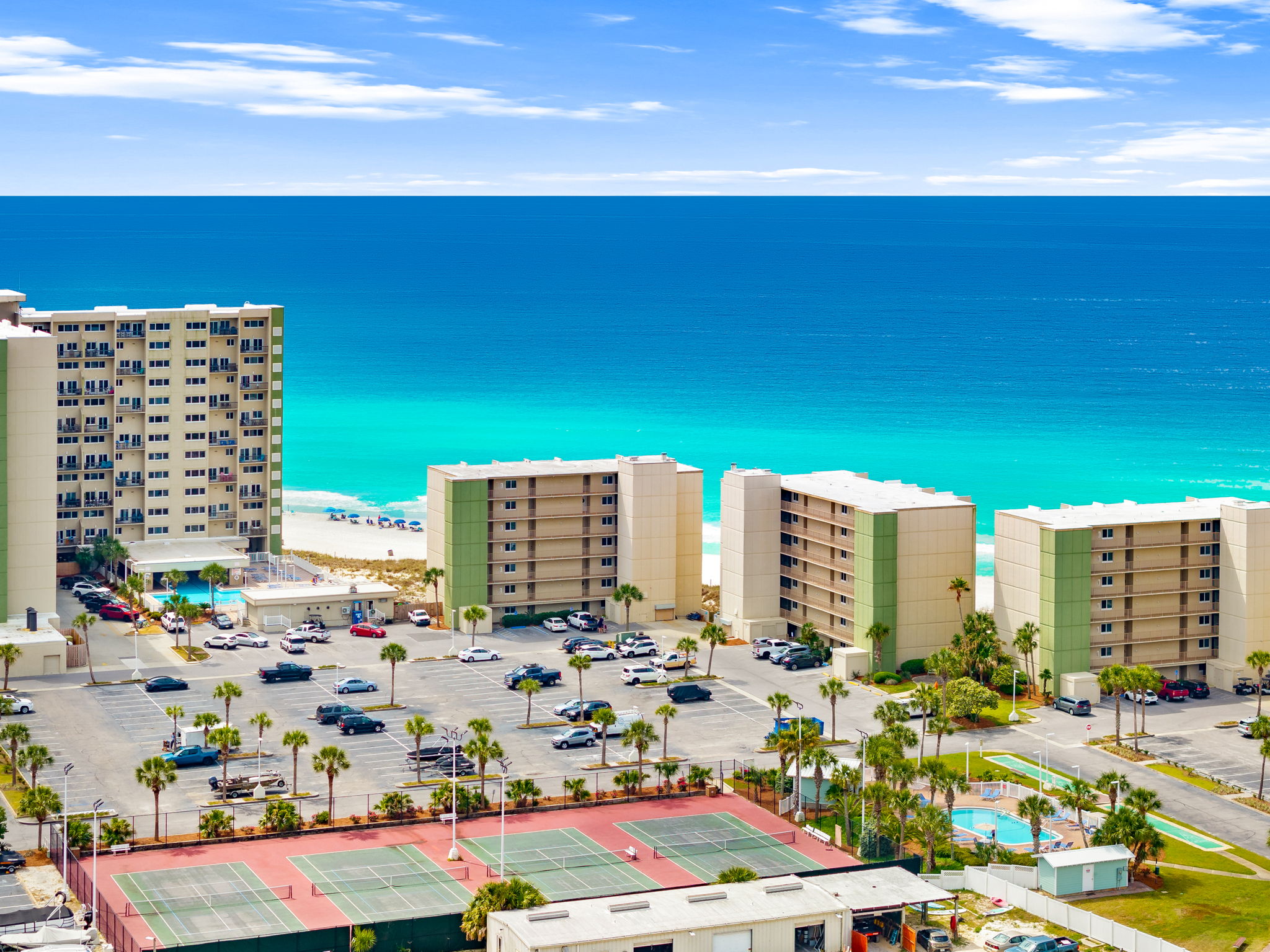 Pinnacle Port Amenities