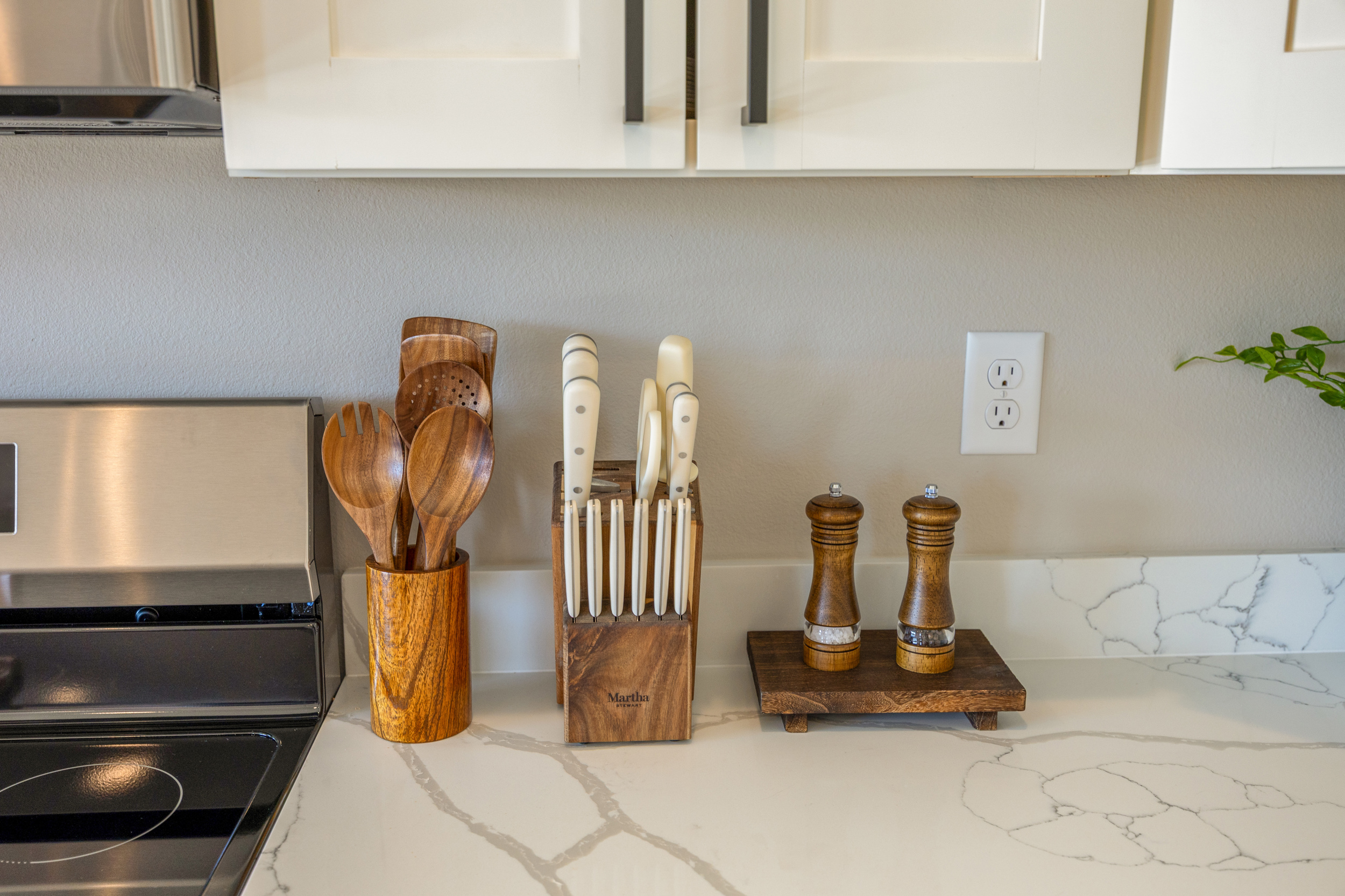Salt and Pepper Grinder, Lots of Cooking Utensils