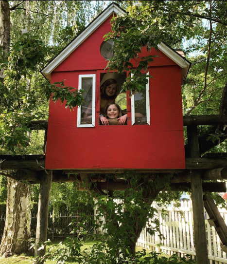 Kid's tree house