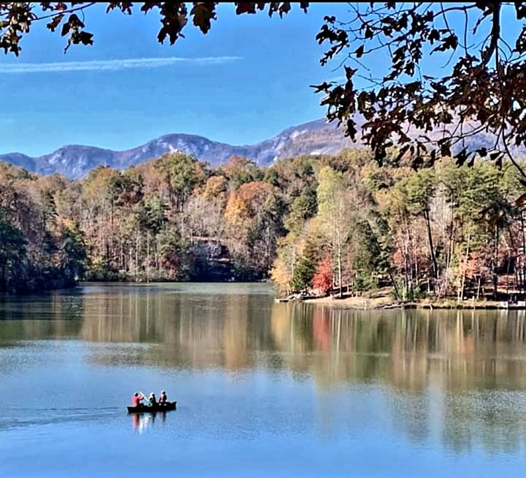 Enjoy canoeing on our private Mirror Lake! Canoe provided.