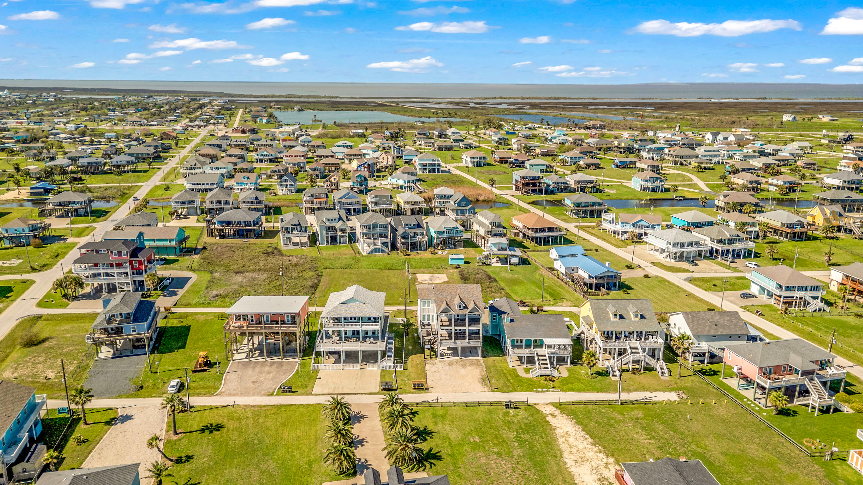 Costa Cristal Exterior: From above, the estate reveals its full splendor a harmonious layout of luxurious homes and inviting outdoor spaces that make the property truly breathtaking.