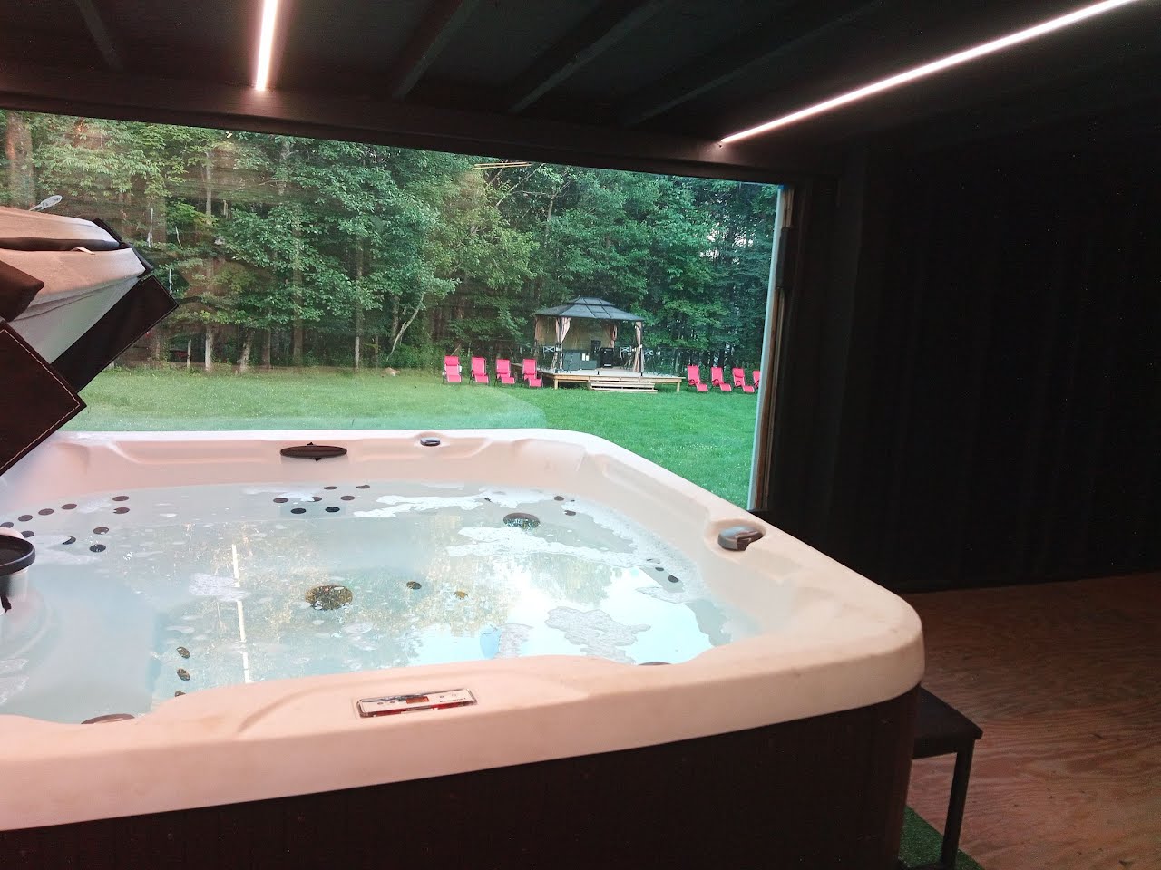 Large Hot Tub with outdoor view