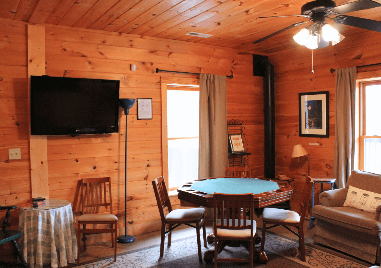 Game room - Poker Table