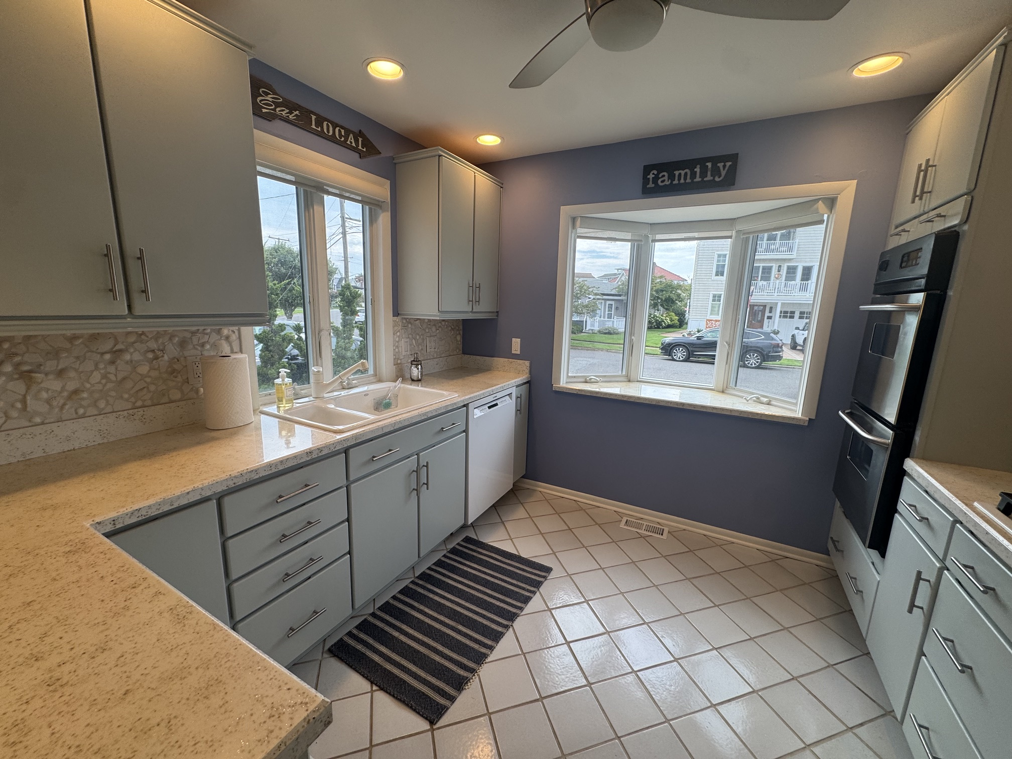 Kitchen_Sink_Bay_Window_Countertops