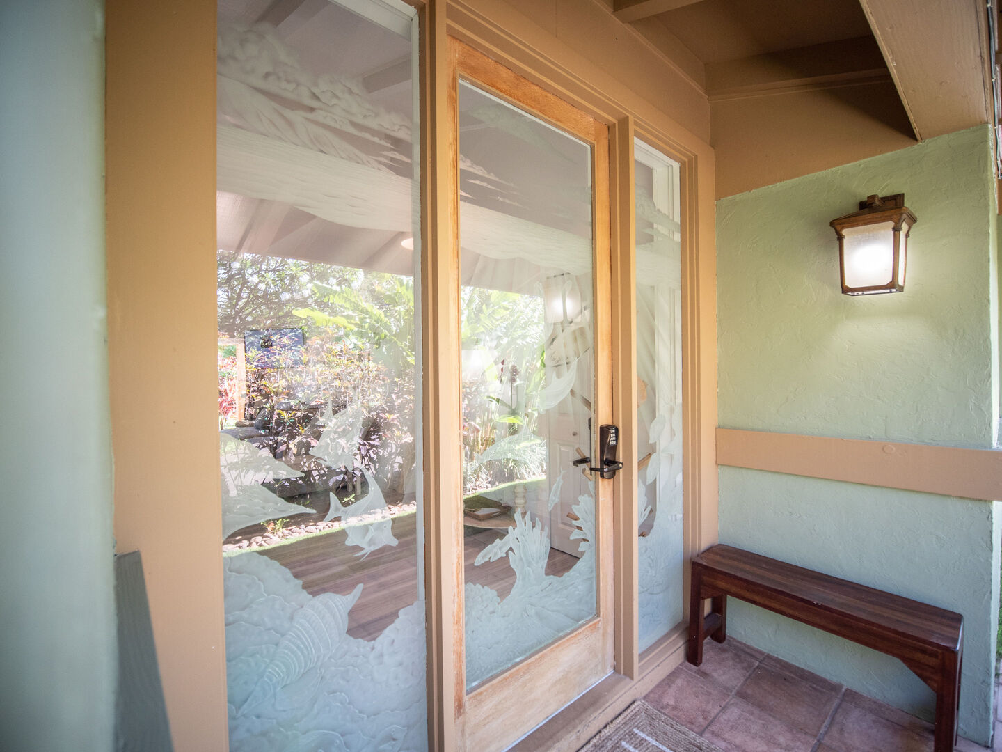 Hawaiian front entry
