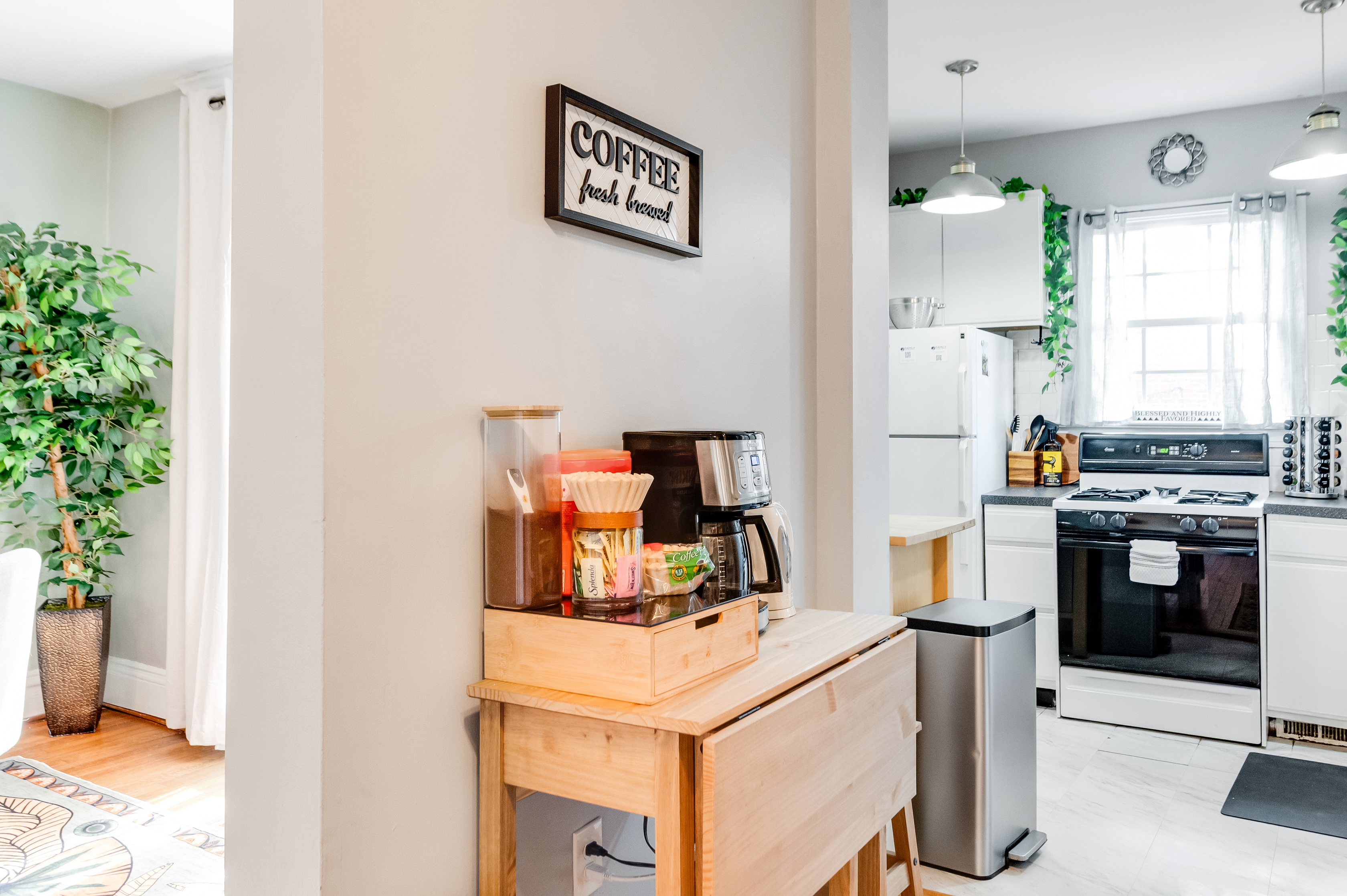 Kitchen Oasis: Bright and inviting space, perfect for whipping up delicious meals!