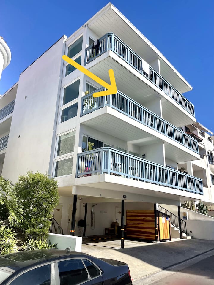 Here is a picture of the exterior of the building. We have added extreme soundproofing so that each suite feels like its own independent villa. Yet, you are right down in the pier bowl steps from the sand.  This condo is on the middle left side