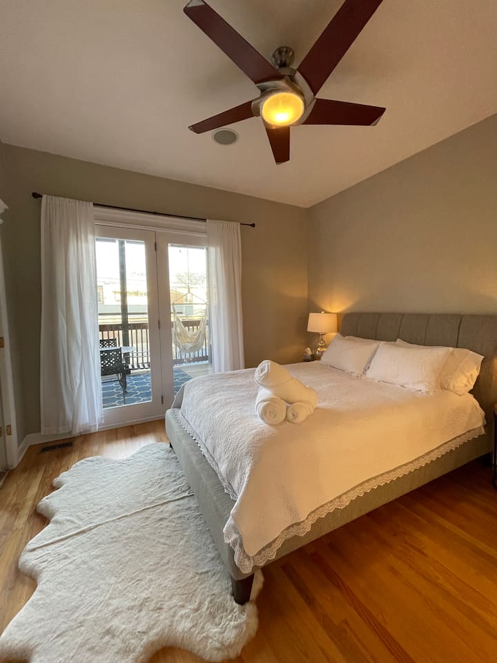 Private bedroom with comfortable bed and and ensuite bathroom for added convenience 