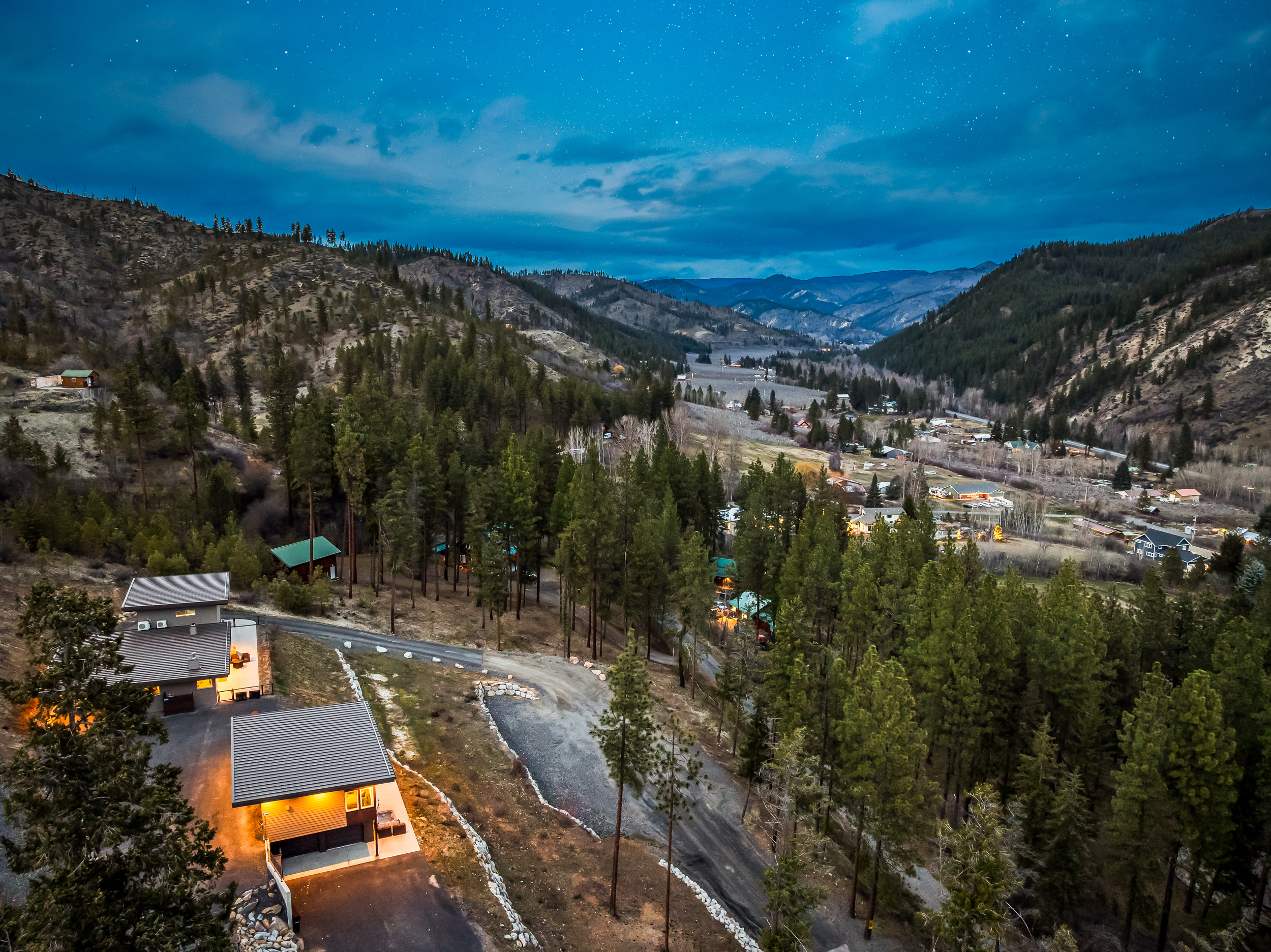 Owners live on site in the main home. Guests have full access to the guesthouse (upper level above the garage) and amenities outside around the lower part of the garage.  