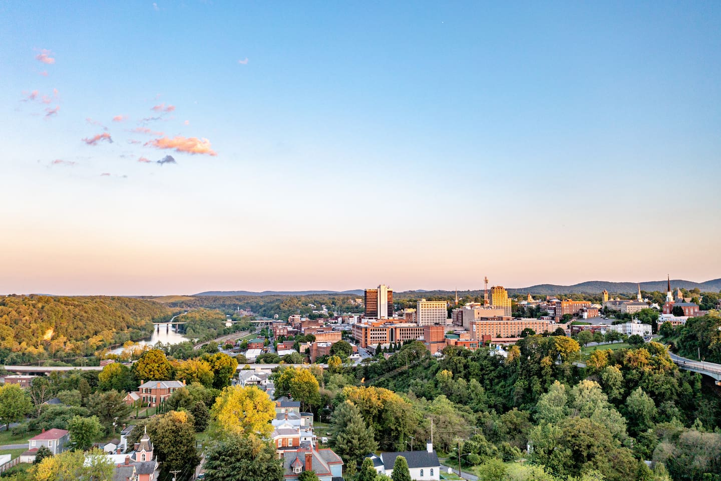 The charming historic city of Lynchburg is only 25 minutes away.