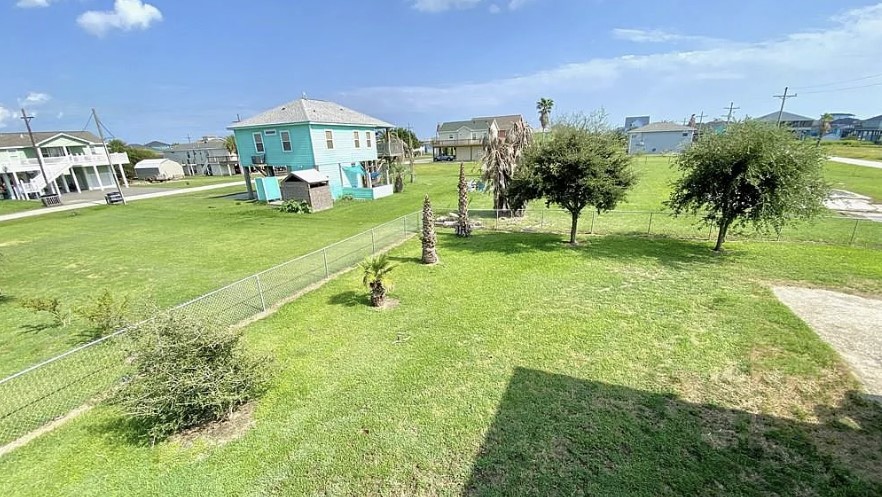 97bcc6329f8f4fcfa24babf9b0230cfb | Beachhouse | Texas | TX | Vacation Homes | Galveston | Crystal Beach | Kokomo | Breezy Days | Beachfront Elegance | Sunrise Serenity | Southern Sands Property Management, LLC