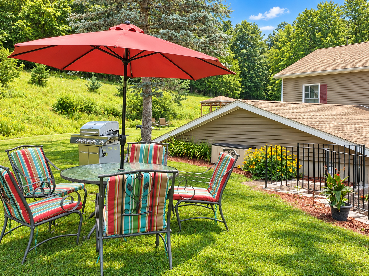 Outdoor dining with gas grill