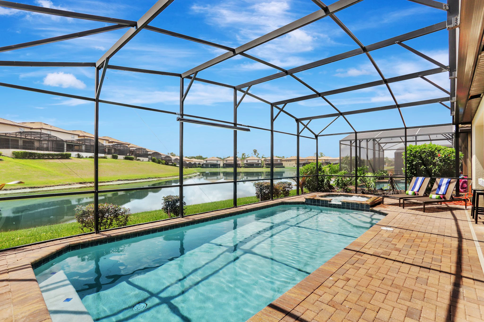 Southeast Facing Heated Pool And Spa (Heating is extra $) - Great View Down The Pond