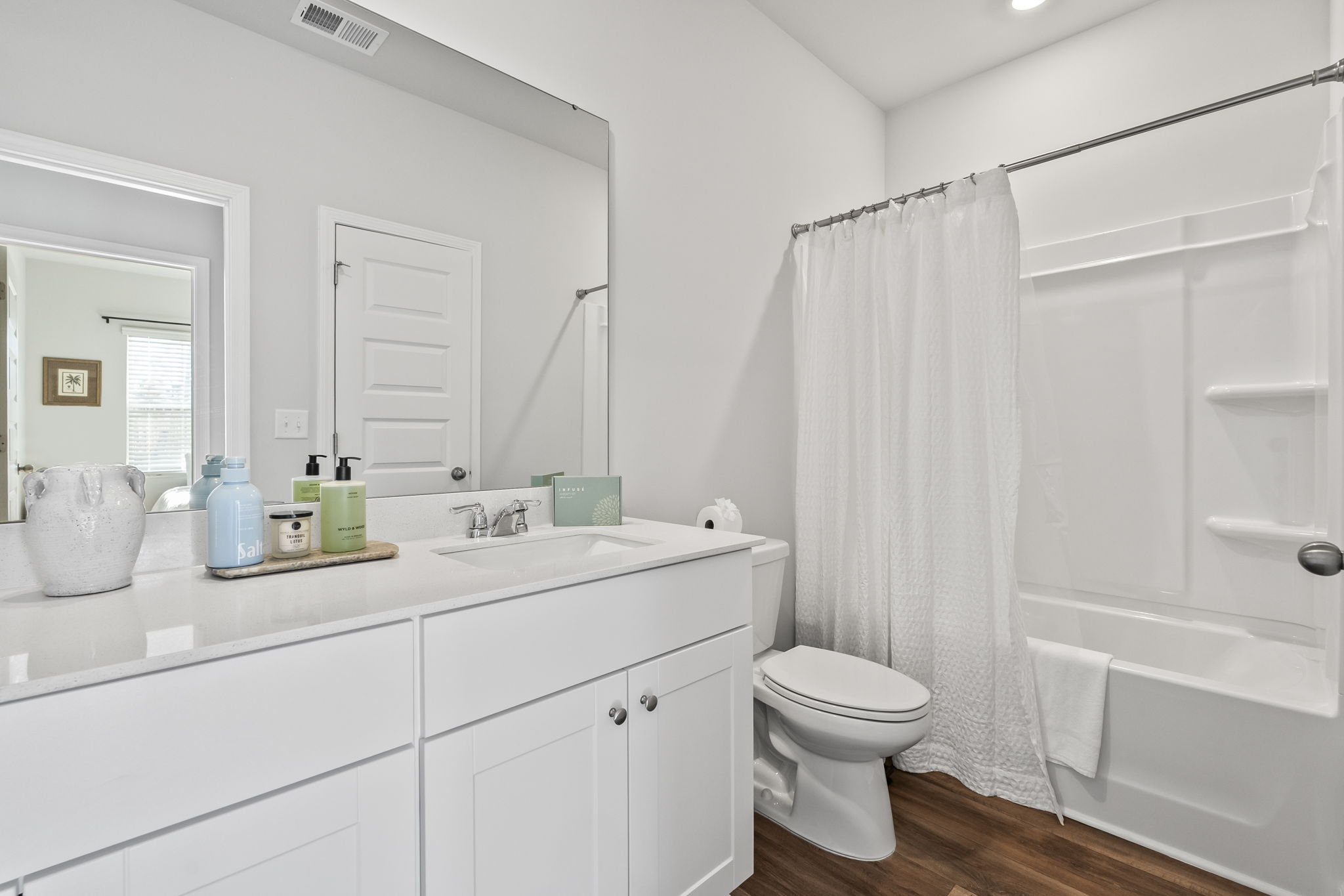 Downstairs full bathroom