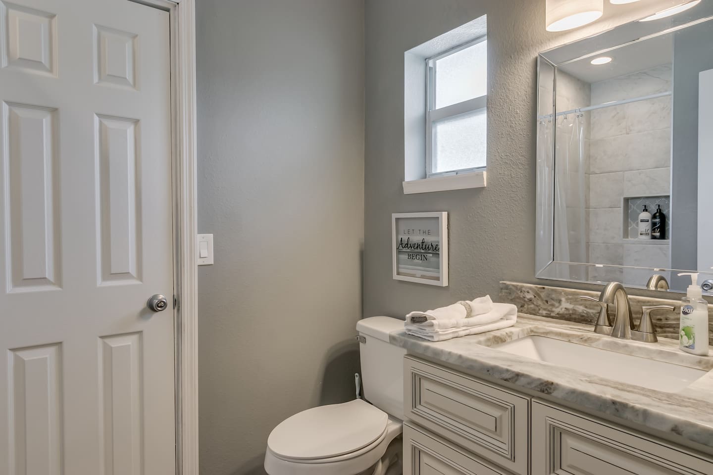 Jack and Jill Bathroom with Shower (located between King Bedroom #3 and King Bedroom #4)