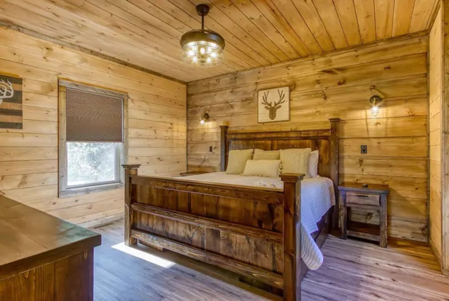 Deer room features a king size bed. Located on the second floor.