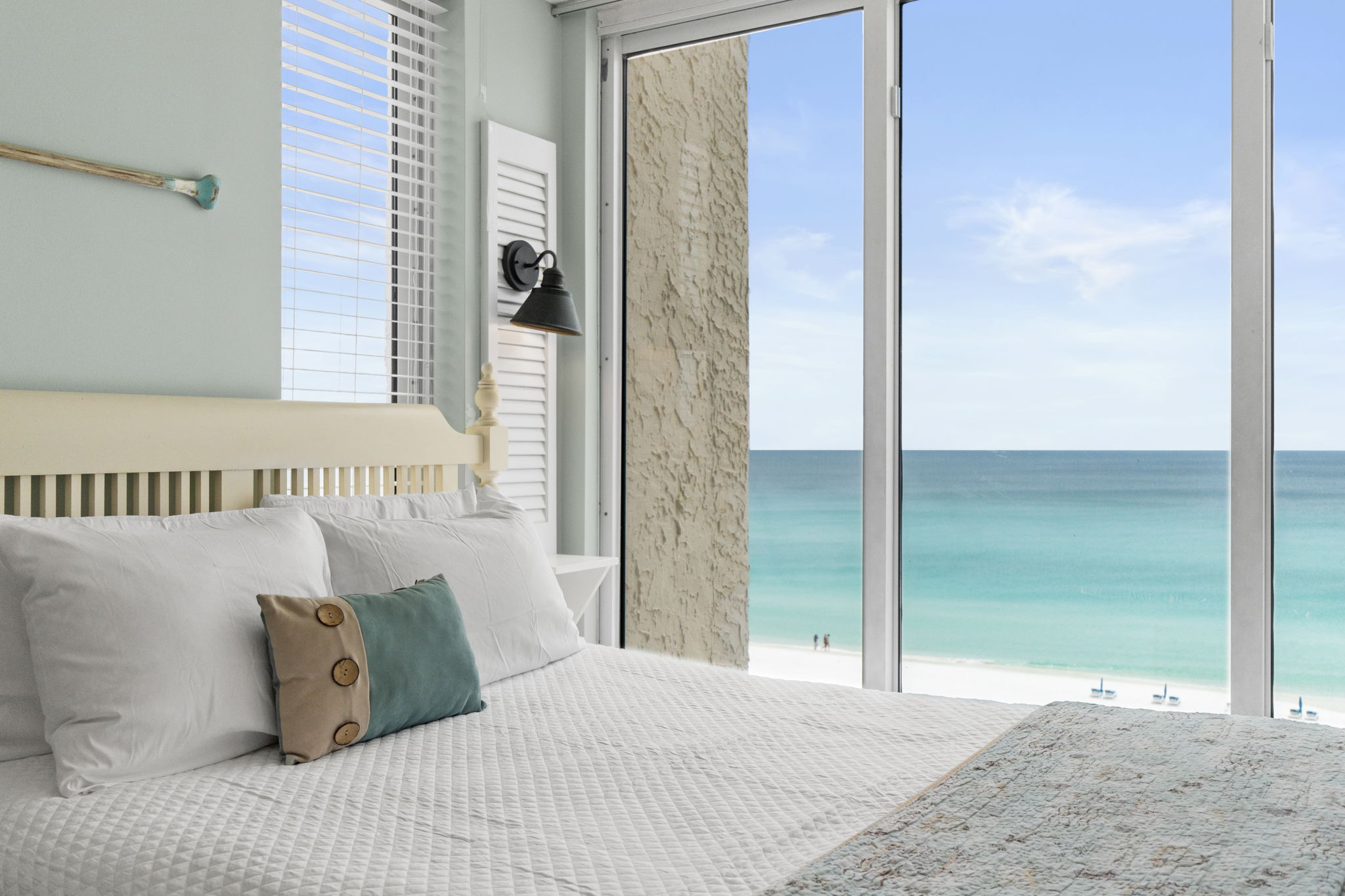 Bedroom 3 with 2 Queen Sized Beds