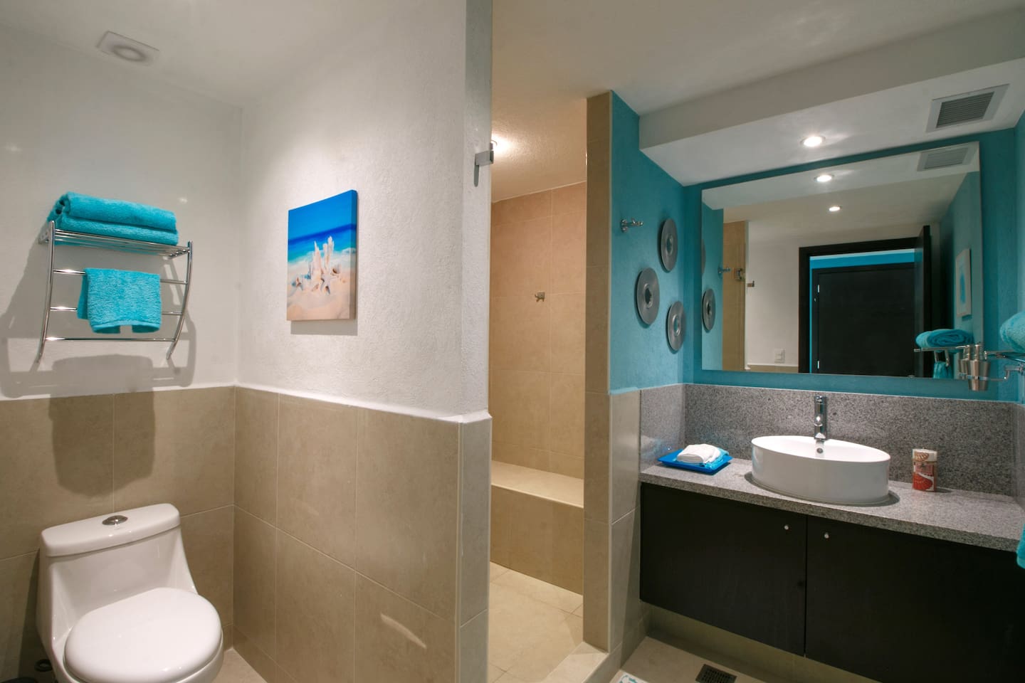 Full bathroom #1
