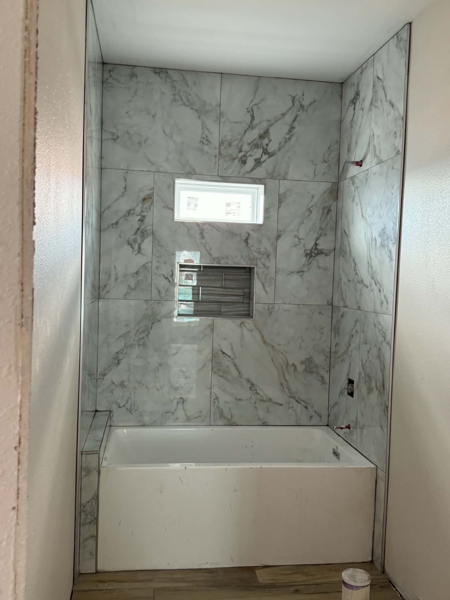 Guest bath with tub