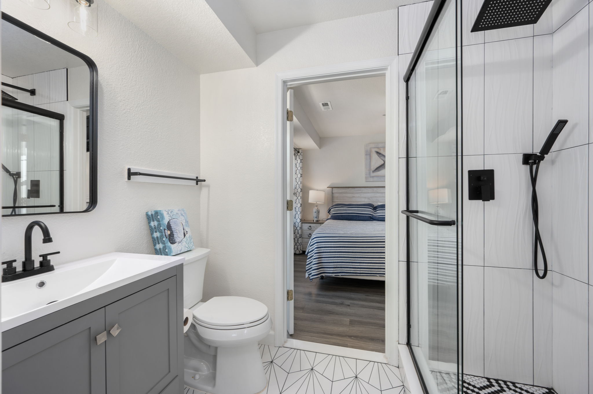 Coastline Haven — Spa Bath