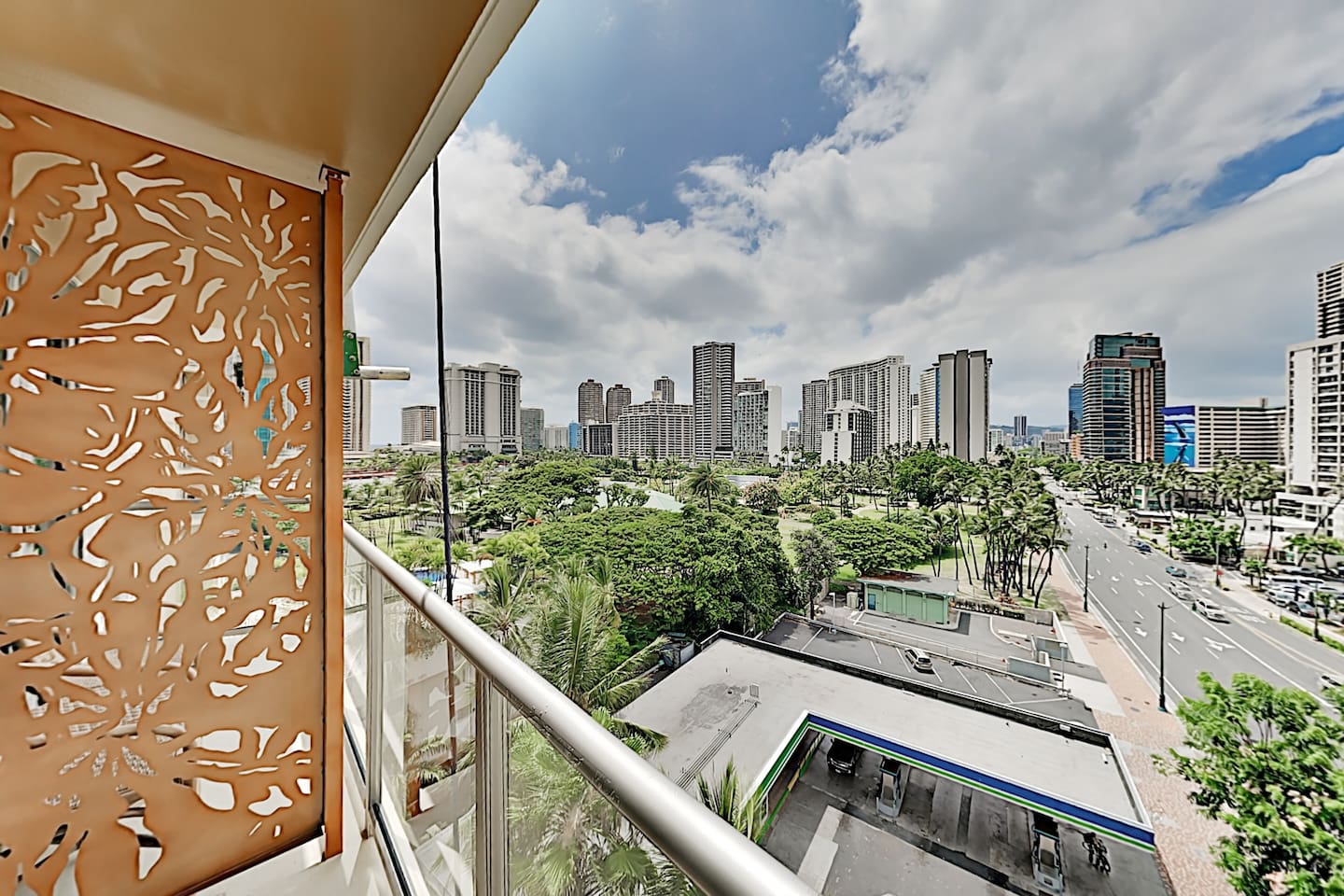 City/park/street views  from private lanai facing left