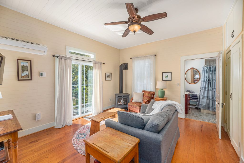 The light filled living room is the perfect place to sit back and let yourself daydream.