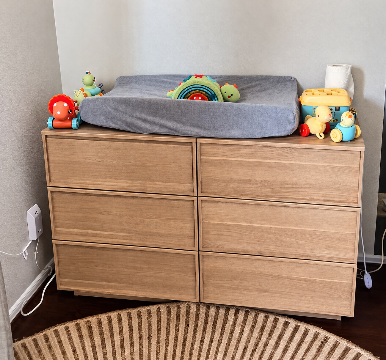 Changing pad and kids toys available upon request