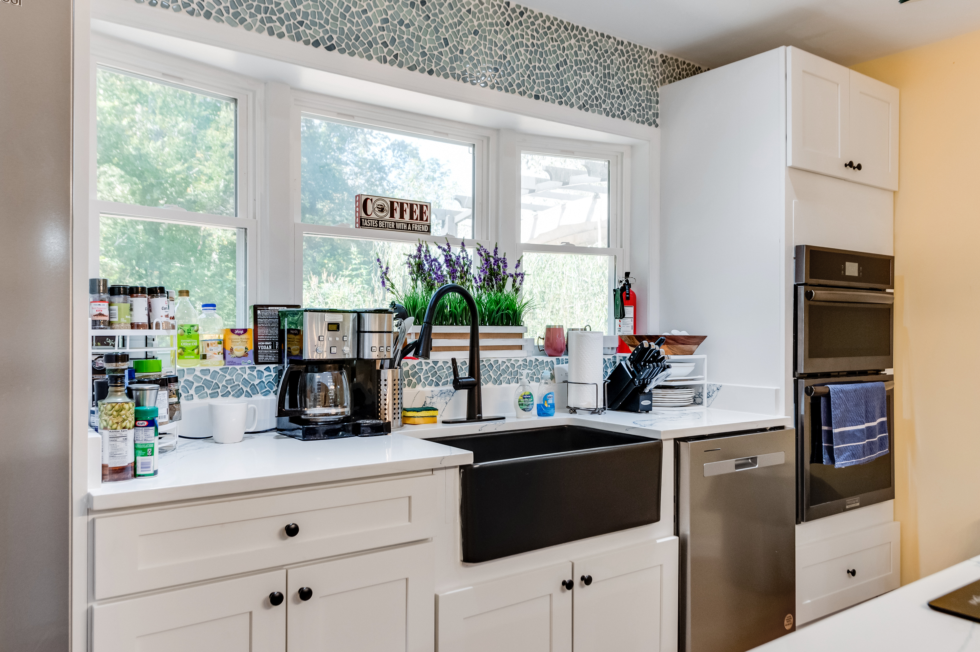 Fully Stocked Kitchen: Cook and unwind in this stylish, light-filled space with modern amenities!