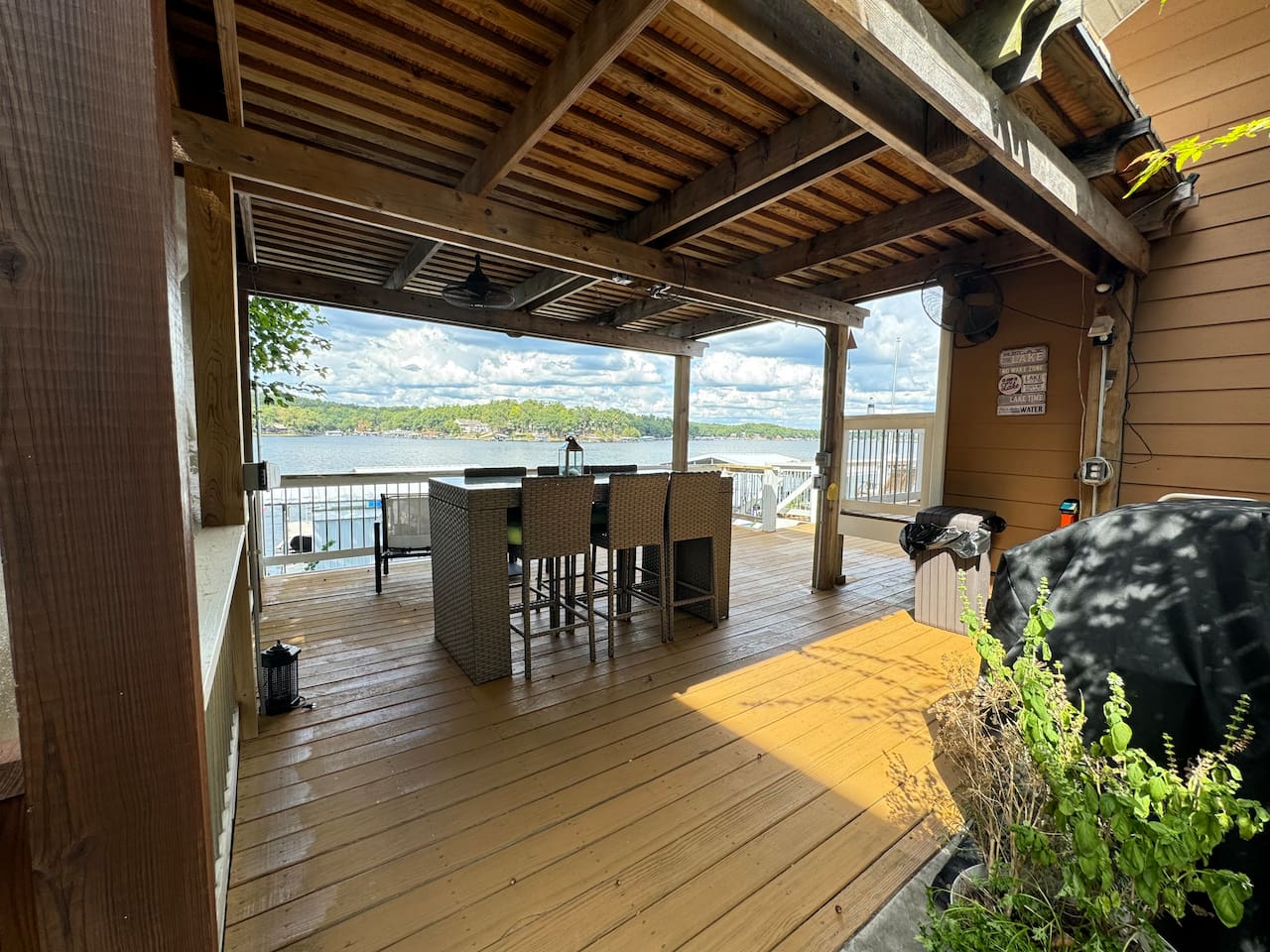 Large covered patio for eating el fresco and grilling