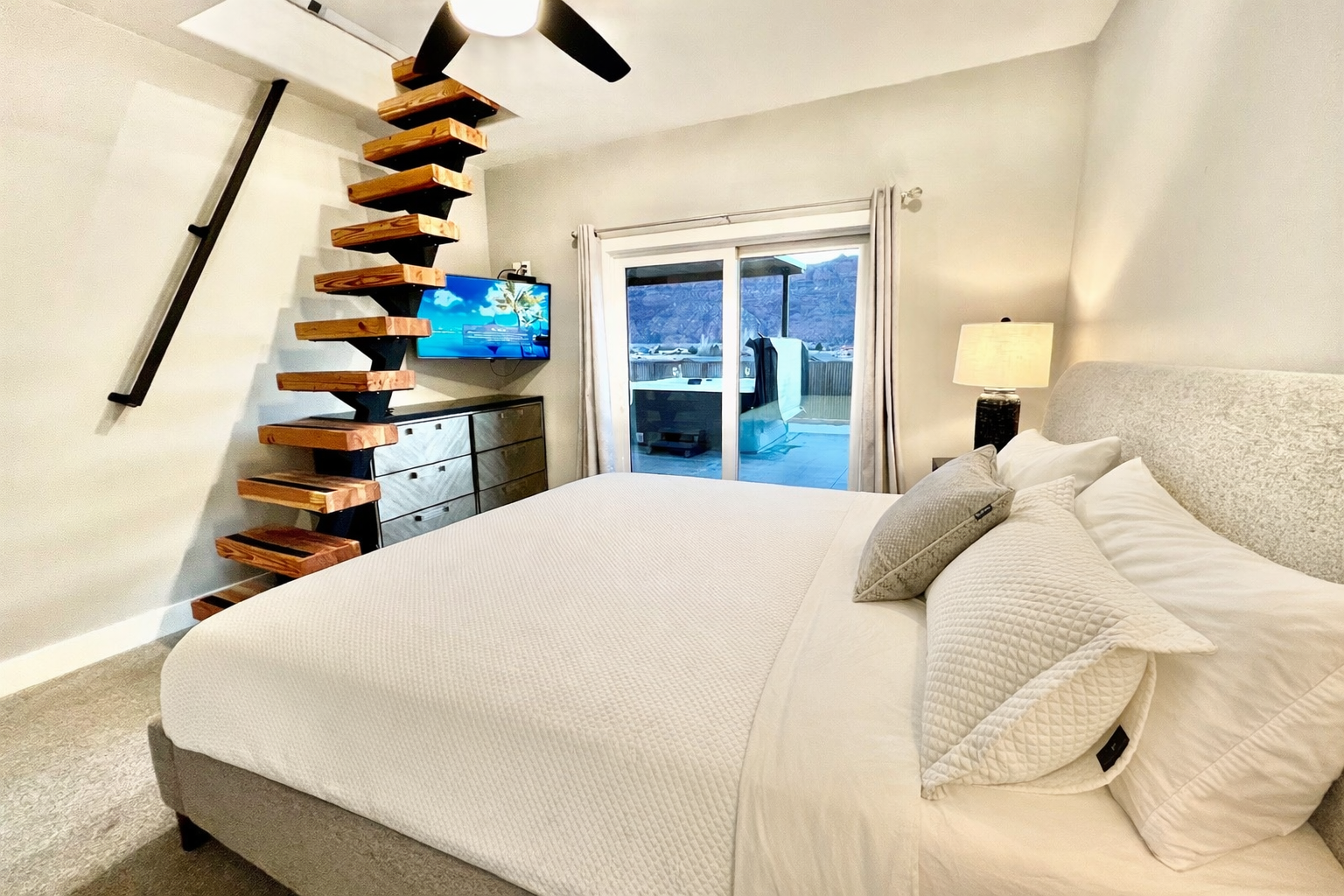 Guest Suite 2 King with Loft