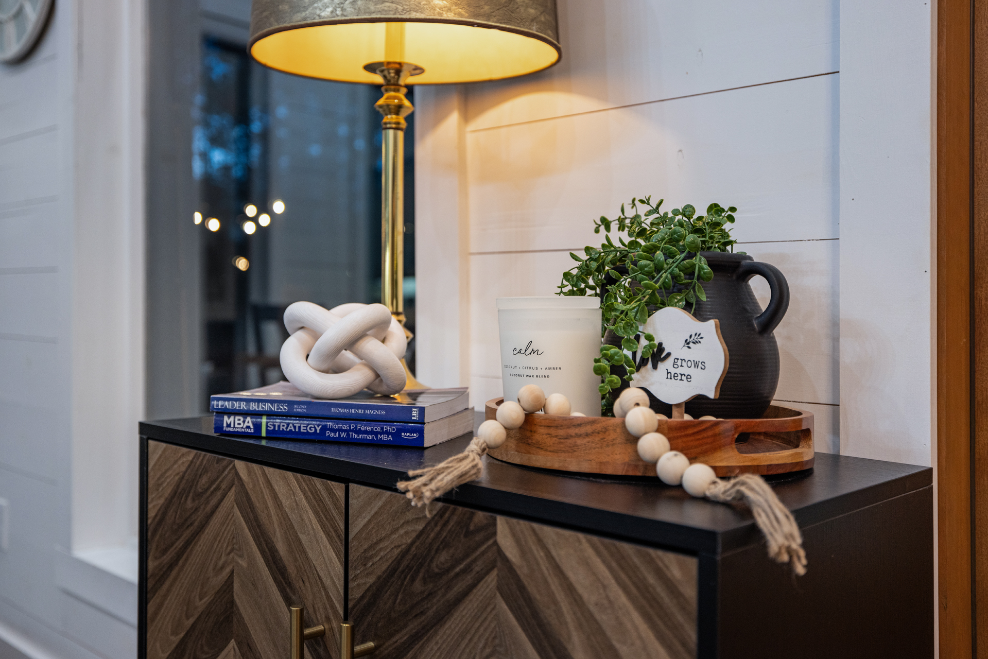 The LuckyOne Cabin Decor