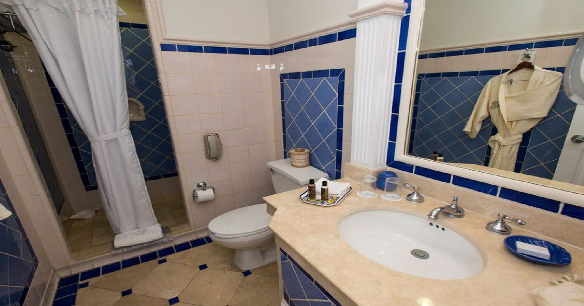 Owner Master Suite at Pueblo Bonito Emerald Bay, Vacation Travel Exclusives