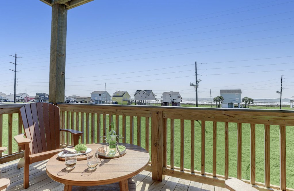996f11492efb4d928809856eddbb1681 | Beachhouse | Texas | TX | Vacation Homes | Galveston | Crystal Beach | Kokomo | Breezy Days | Beachfront Elegance | Sunrise Serenity | Southern Sands Property Management, LLC