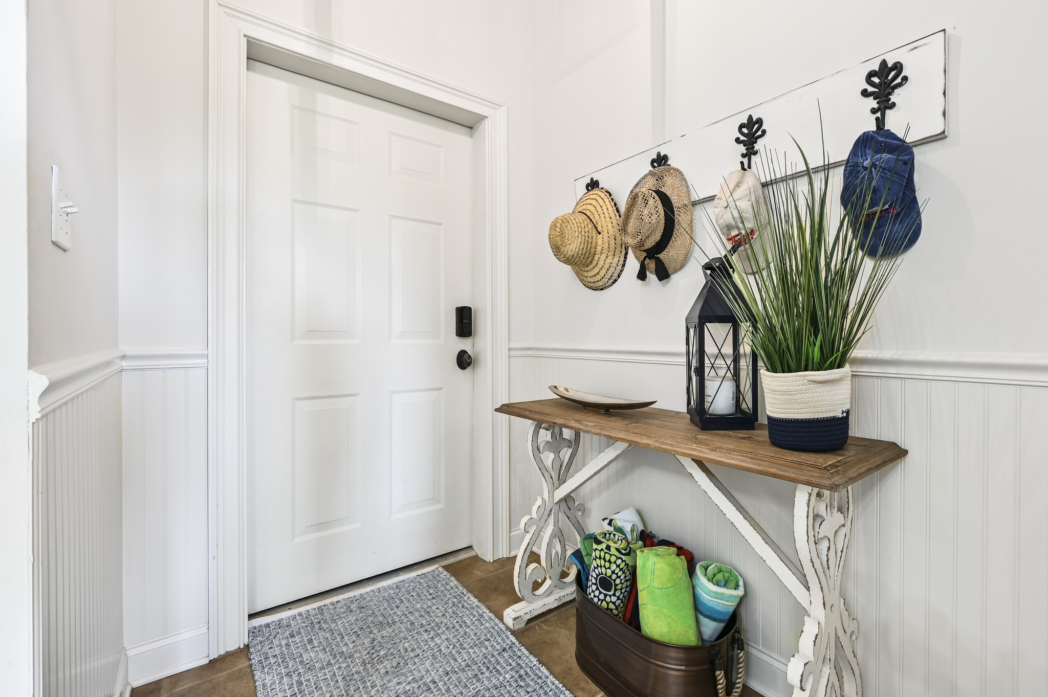 Inviting Condo with beautiful Decor