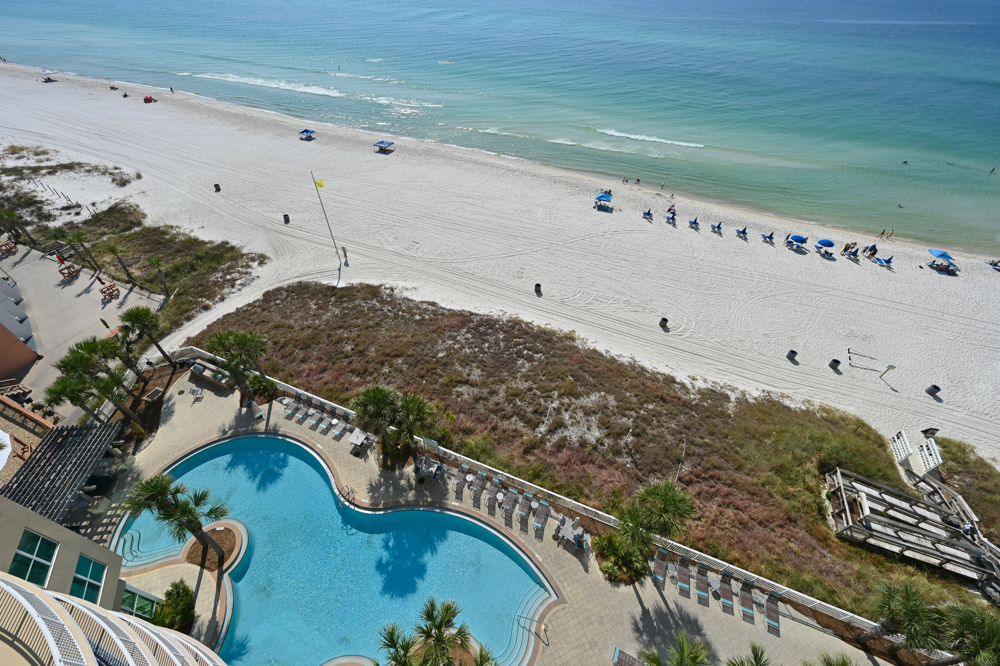 Large resort style pool at the AQUA below!