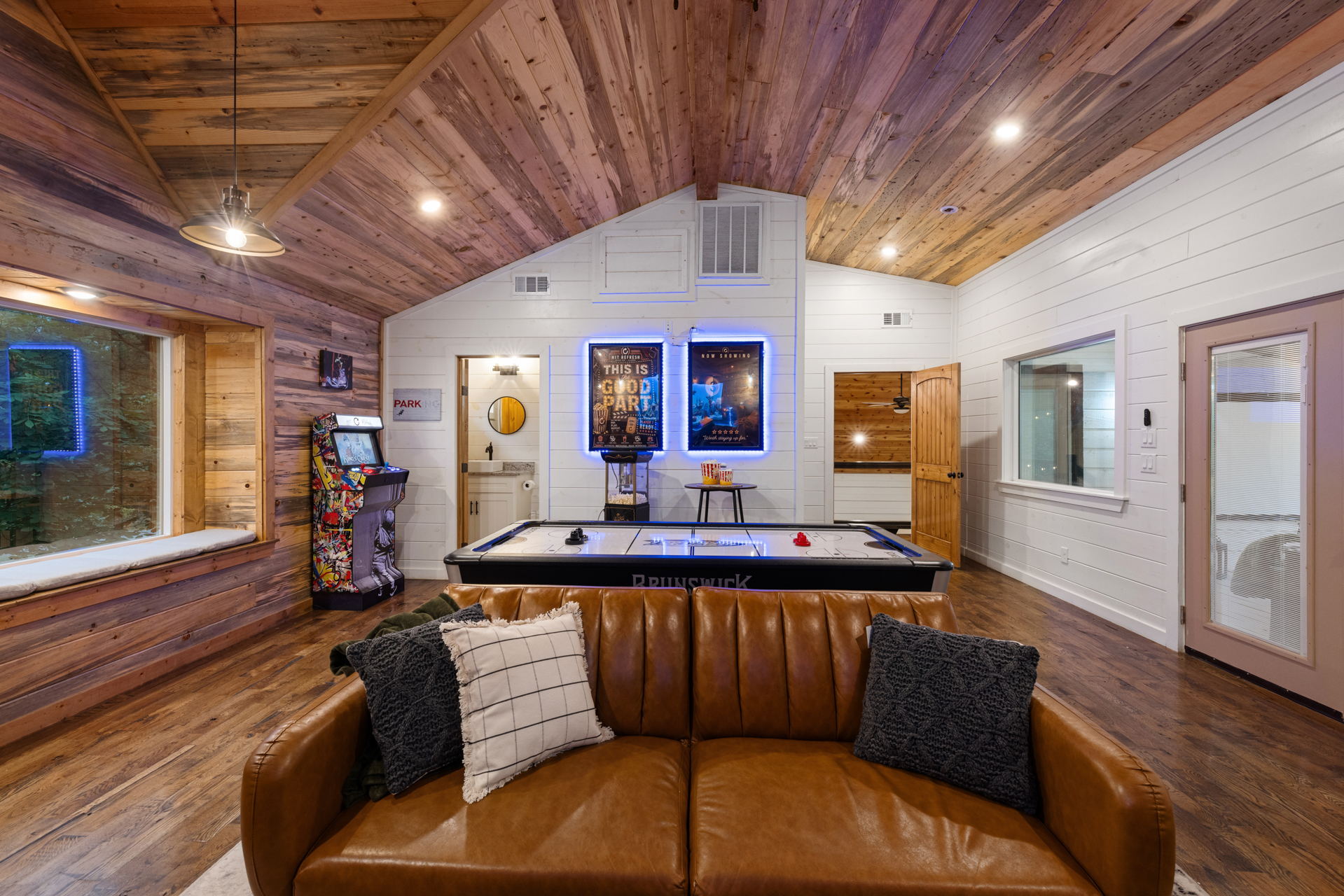 Upstairs game room and bunk loft at Hit Refresh feels like every kid’s drea
Arcade battles, late night air hockey tournaments, cozy bunk room sleepovers, and the kind of laughter that carries long after the trip is over. 