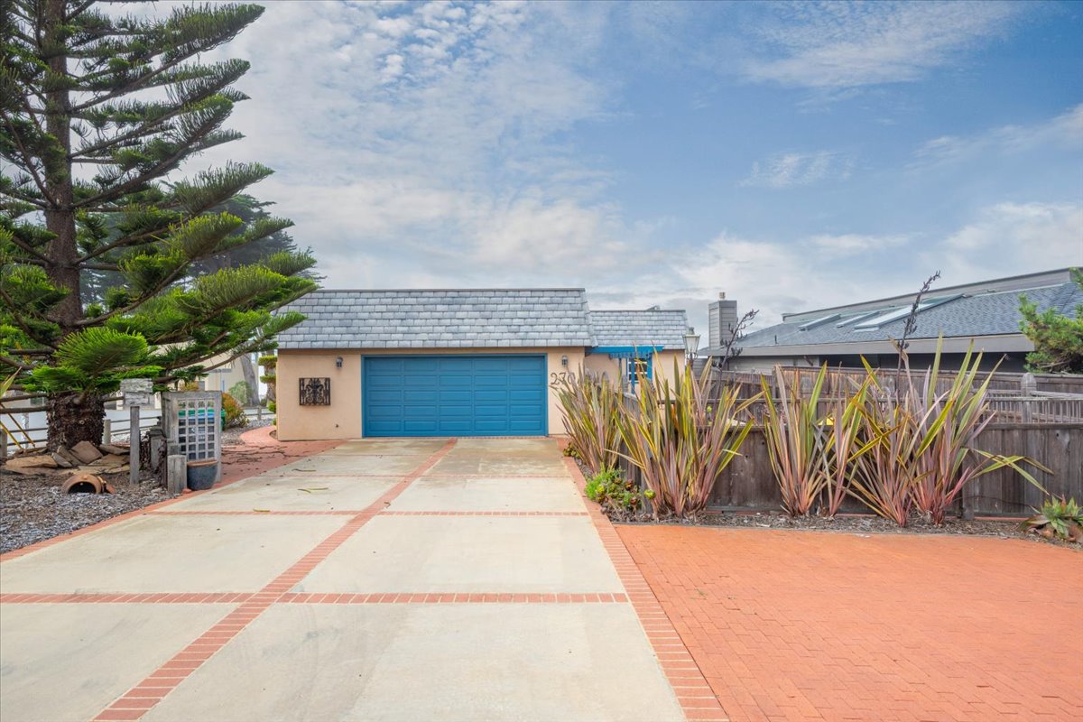 2 car garage available to guests